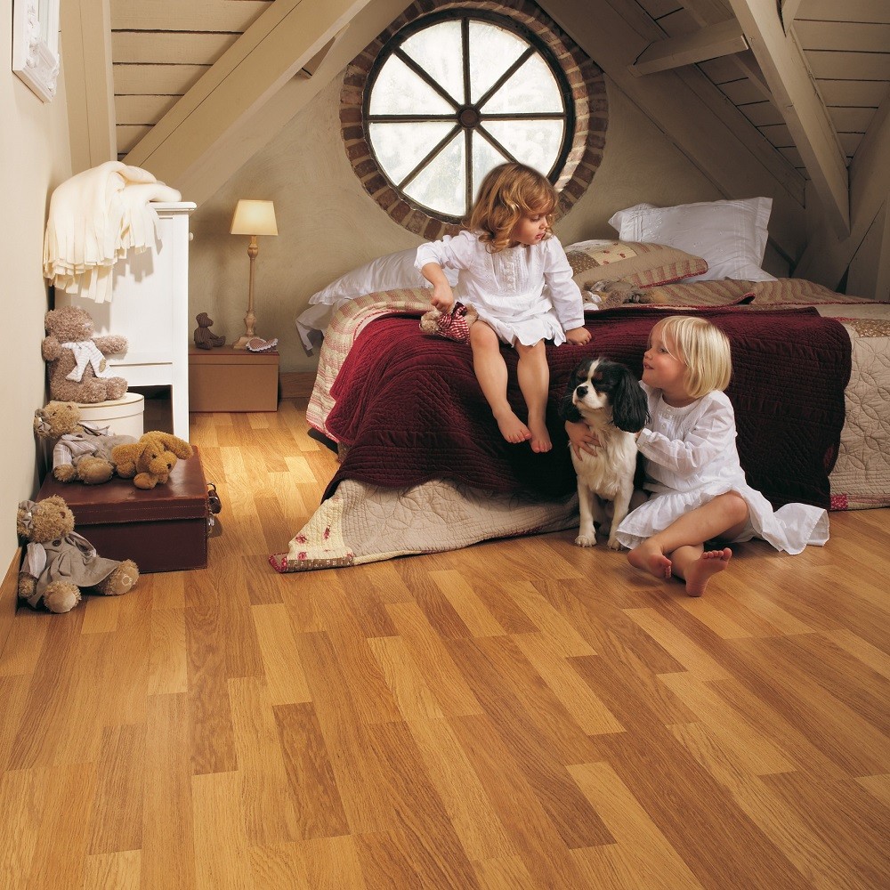 QUICK STEP LAMINATE CLASSIC COLLECTION OAK   ENHANCED NATURAL VARNISHED FLOORING 8mm