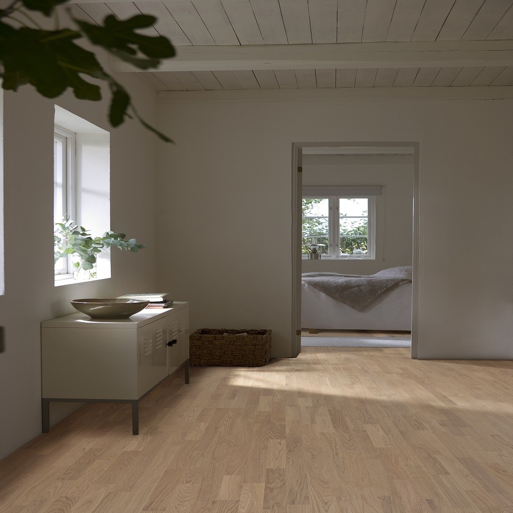 KAHRS Avanti  Tres Collection Oak Abetone Satin Lacquer Swedish Engineered  Flooring 200mm - CALL FOR PRICE