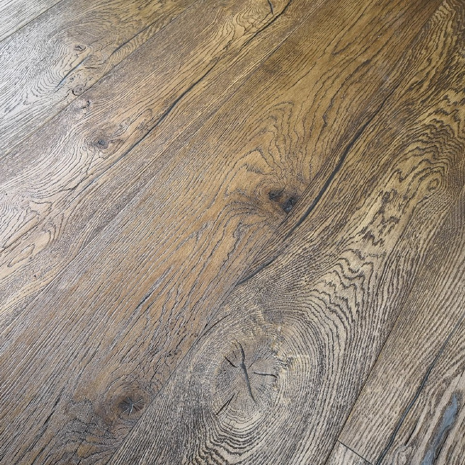 YNDE-ANTIQUE ENGINEERED DISTRESSED VINTAGE OAK BROWN ANTIQUE  190x1900mm