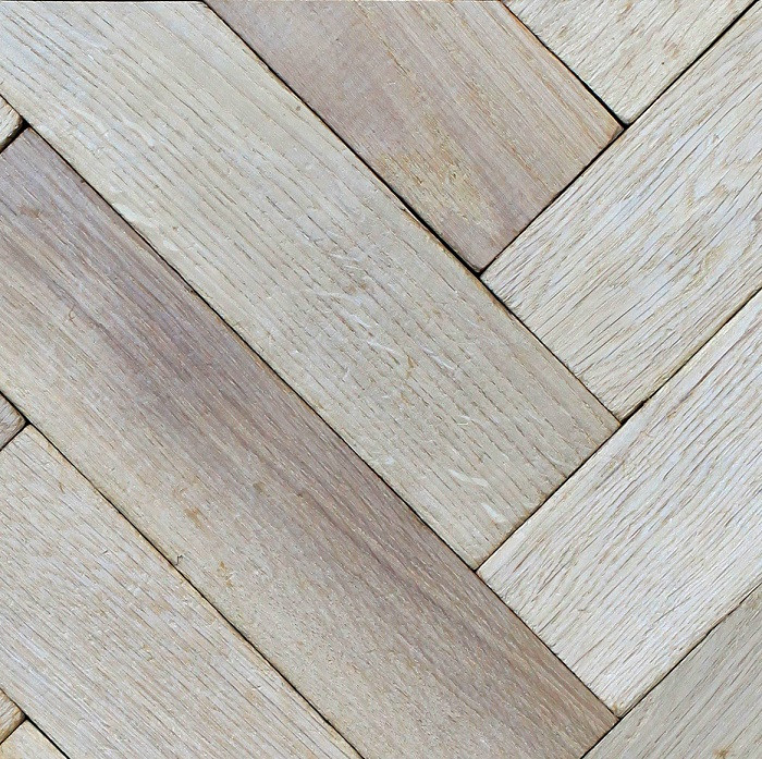 LIVIGNA HERRINGBONE SOLID WOOD FLOORING OAK RUSTIC UNFINISHED TUMBLED 70X280MM