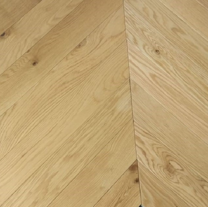 YNDE-PARQUET CHEVRON ENGINEERED WOOD FLOORING NATURAL MATT LACQURED OAK 90x750mm