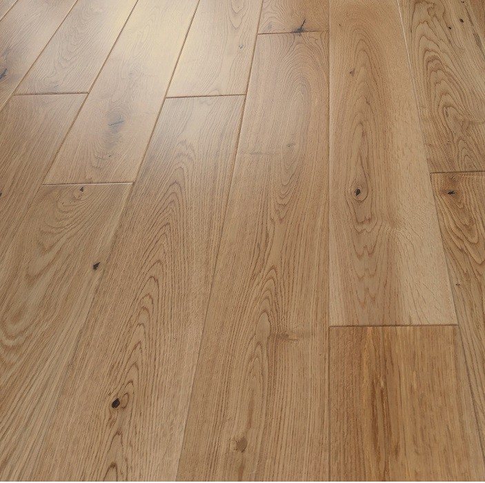 Y2 SOLID WOOD FLOORING CLASSIC OAK LACQUERED