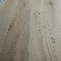 Y2 ENGINEERED WOOD FLOORING 3-PLY RUSTIC INVISIBLE FINISH RAW OAK 242x2350mm